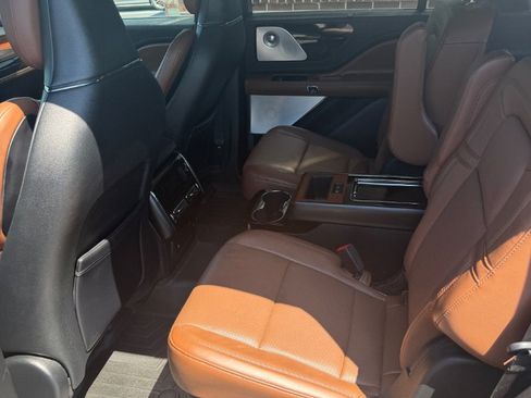Used 2020 Lincoln Aviator Reserve w/ Equipment Group 201A RWD image 27