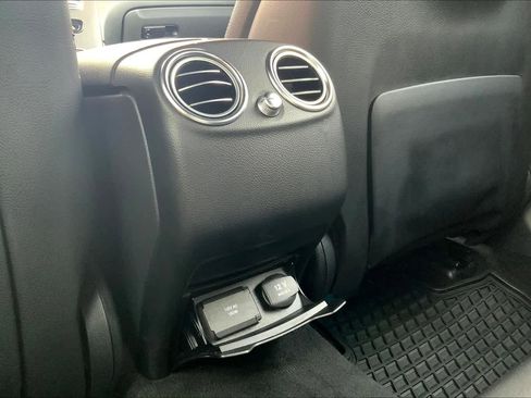 Used 2017 Mercedes-Benz GLC 300 4MATIC image 33