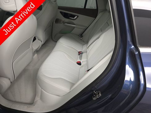 Used 2023 Mercedes-Benz EQE 350+ 4MATIC SUV w/ Exclusive Trim Package image 10