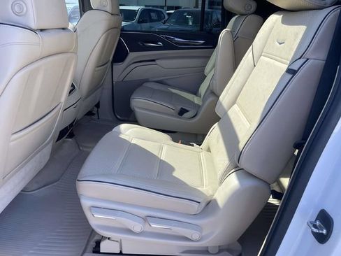 Certified 2021 Cadillac Escalade ESV Premium Luxury AWD/4WD image 10