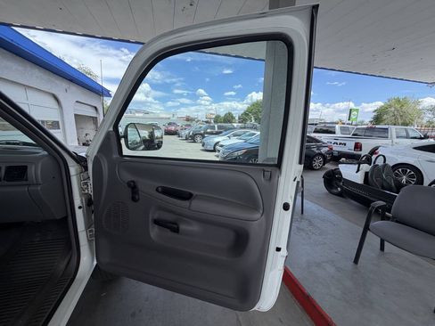 Used 1994 Dodge Ram 1500 Truck 4x4 Regular Cab image 16
