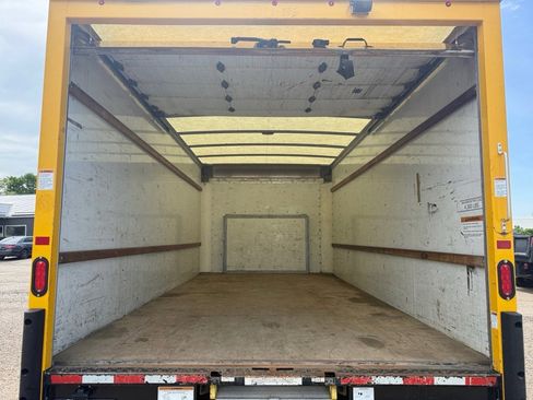 Used 2021 Ford E-350 and Econoline 350 Super Duty RWD image 7