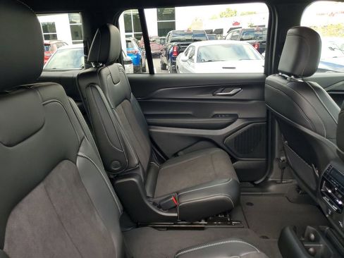 New 2025 Jeep Grand Cherokee L Altitude AWD/4WD image 29