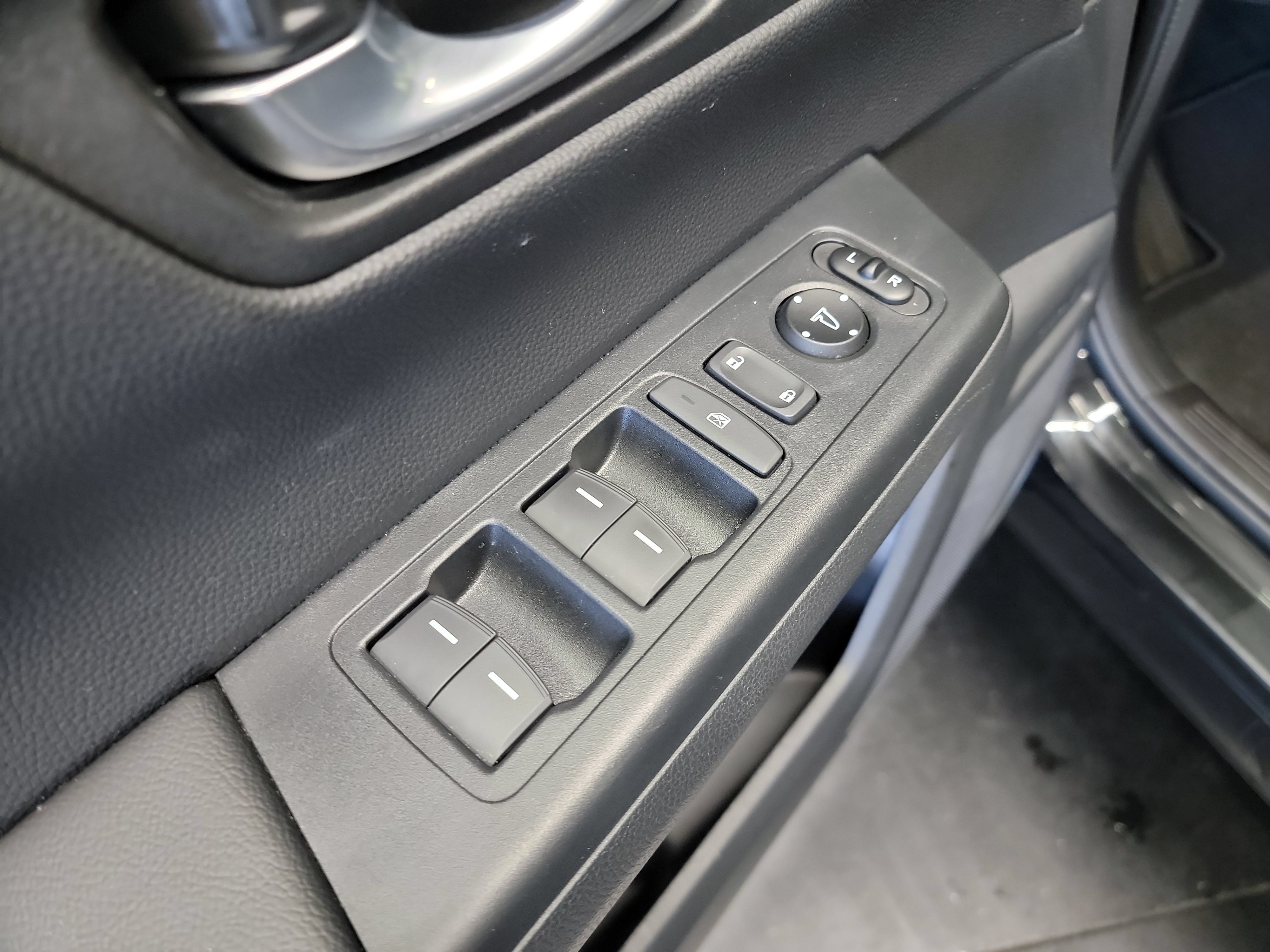 Used 2026 Honda CR-V Sport-L image 14