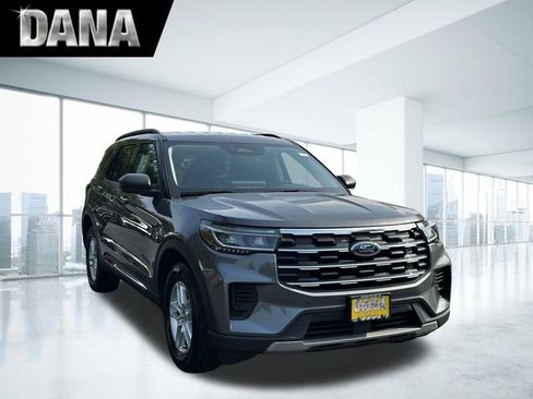 Certified 2025 Ford Explorer Active AWD/4WD image 1