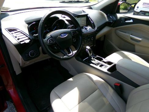 Used 2019 Ford Escape Titanium AWD/4WD image 14