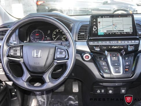 Used 2025 Honda Odyssey Touring image 2