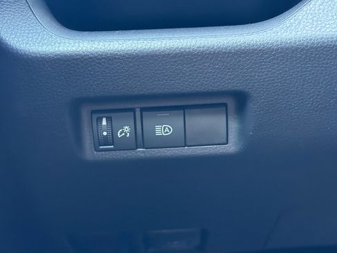 Used 2019 Toyota RAV4 LE w/ Carpet Mat Package FWD image 34