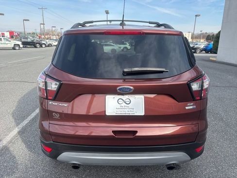 Used 2018 Ford Escape SE w/ Ford Safe & Smart Package image 5
