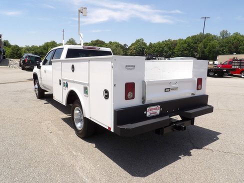 Used 2024 Chevrolet Silverado 3500 LT w/ Convenience Package AWD/4WD image 5