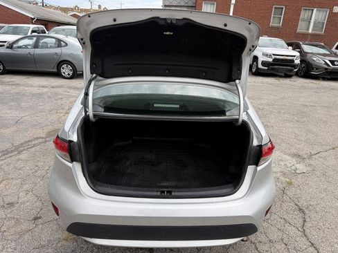 Used 2020 Toyota Corolla LE FWD image 8