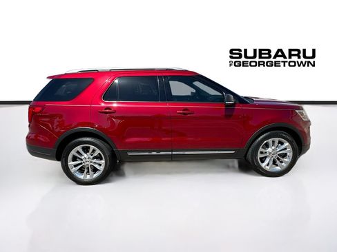 Used 2019 Ford Explorer XLT w/ Equipment Group 202A FWD image 8