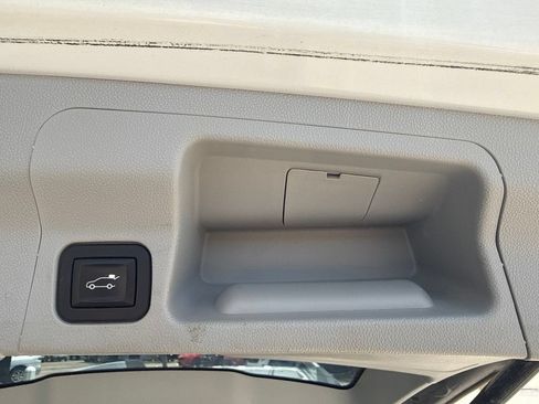 Used 2017 GMC Acadia SLT FWD image 12