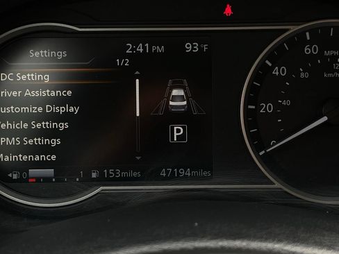 Used 2024 Nissan Versa SR FWD image 15