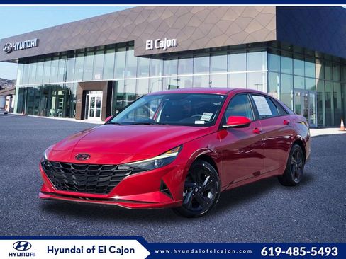Certified 2022 Hyundai Elantra SEL FWD image 1