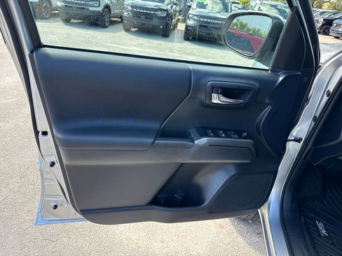 Used 2023 Toyota Tacoma TRD Sport image 11