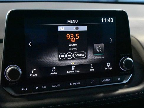 Certified 2025 Nissan Rogue SV image 9