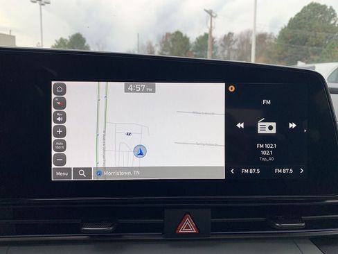 New 2025 Hyundai Elantra Limited image 40