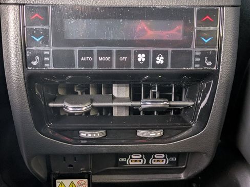 New 2025 Jeep Grand Cherokee Summit image 26