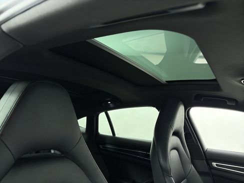 Used 2019 Porsche Panamera Base image 32