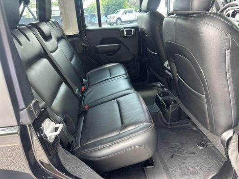 Used 2025 Jeep Wrangler Unlimited Sport AWD/4WD image 20