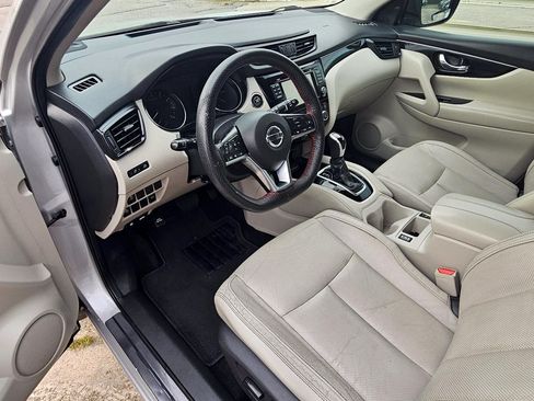 Used 2018 Nissan Rogue Sport SL FWD image 13