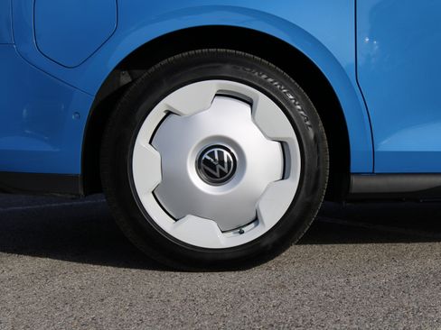 New 2025 Volkswagen ID. Buzz 1st Edition image 18