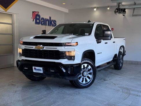 Certified 2024 Chevrolet Silverado 2500 Custom w/ Custom Value Package AWD/4WD image 2