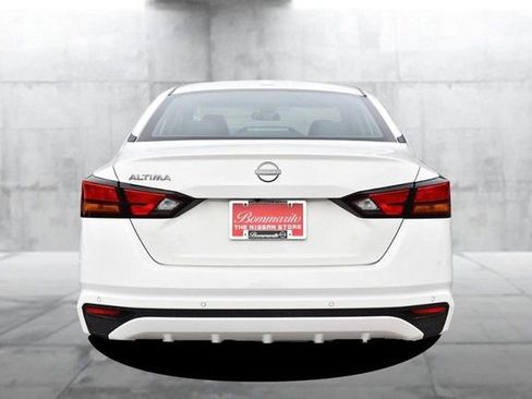 Certified 2025 Nissan Altima 2.5 SV image 6