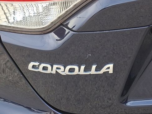Used 2022 Toyota Corolla LE image 29