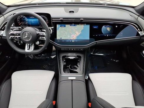 New 2026 Mercedes-Benz E 53 AMG e 4MATIC Sedan image 4