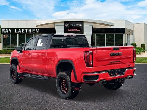 Used 2022 GMC Sierra 1500 AT4 w/ AT4 Premium Package image 3