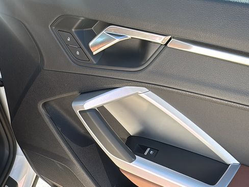 Used 2025 Audi Q3 2.0T Premium image 29