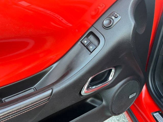 Used 2010 Chevrolet Camaro SS RWD image 11