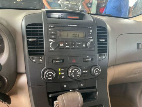 Used 2006 Kia Sedona EX FWD image 12