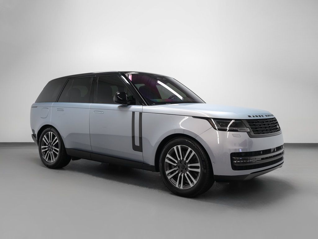Used 2023 Land Rover Range Rover SE AWD/4WD image 1