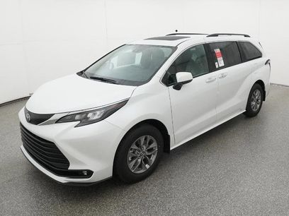 New 2025 Toyota Sienna XLE