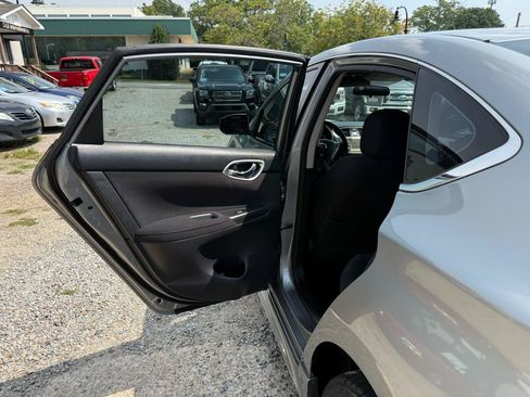 Used 2014 Nissan Sentra SR w/ SR Driver Package FWD image 24