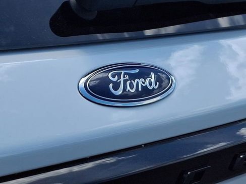Used 2025 Ford Explorer ST AWD/4WD image 31