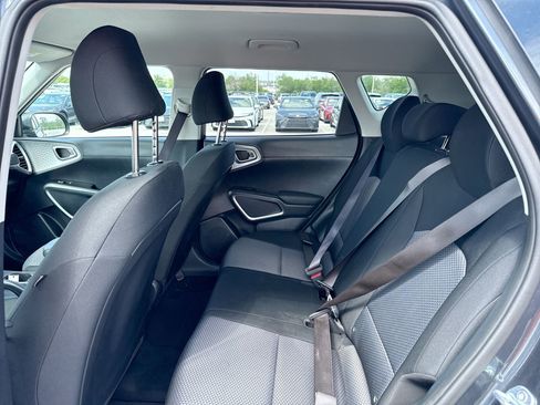 Used 2025 Kia Soul LX w/ LX Technology Package FWD image 23