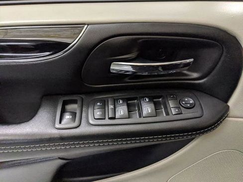 Used 2018 Dodge Grand Caravan SXT w/ Rear Park Assist Package image 15