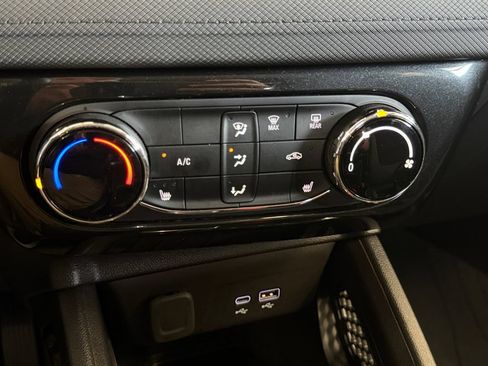 Used 2024 Chevrolet TrailBlazer LT w/ LT Cold Weather Package FWD image 23