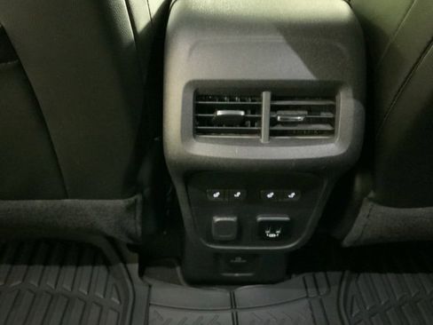 Used 2018 Chevrolet Equinox Premier image 31