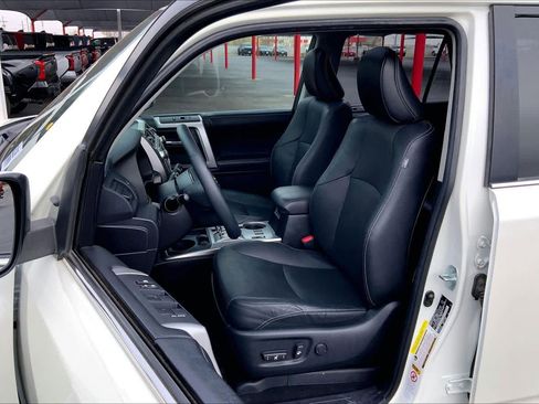 Used 2016 Toyota 4Runner Limited image 7