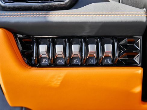 Used 2020 Lamborghini Huracan EVO image 43