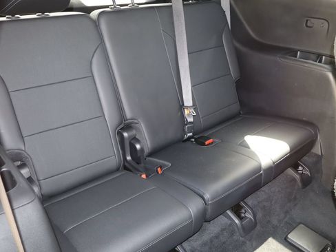 Used 2025 Buick Enclave Preferred FWD image 19