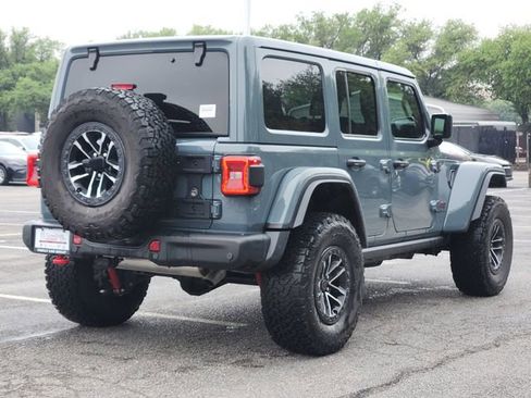 Used 2024 Jeep Wrangler Unlimited Rubicon AWD/4WD image 4
