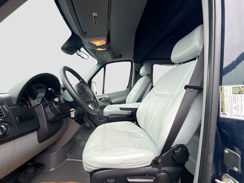 Used 2015 Mercedes-Benz Sprinter 2500 image 20