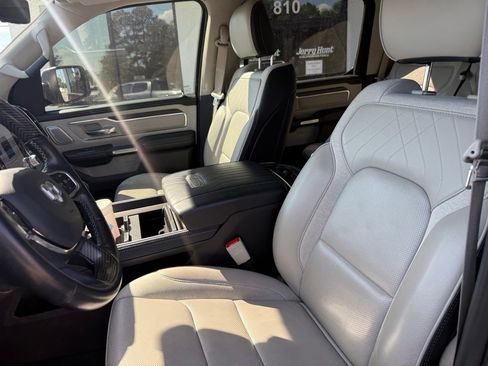 Used 2022 RAM 1500 Limited AWD/4WD image 3