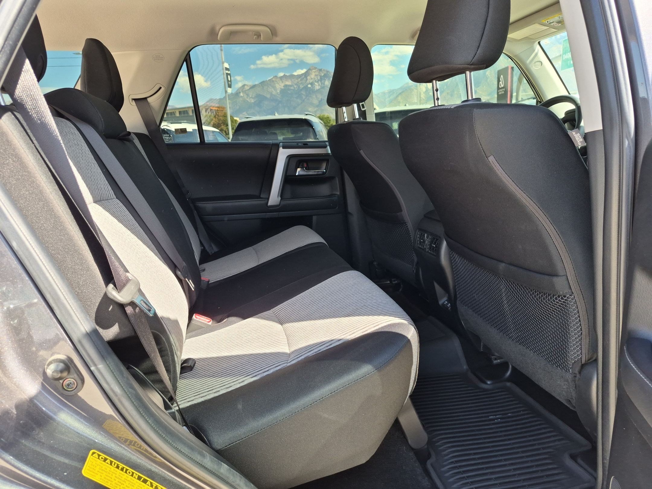 Used 2022 Toyota 4Runner SR5 AWD/4WD image 29